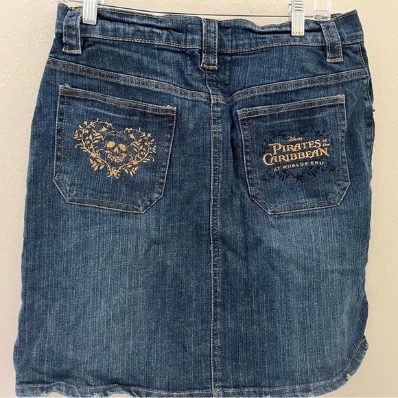 Disney Store Women's Pirates Of The Caribbean At Worlds End Denim Skirt Sz 8 - Picture 1 of 7